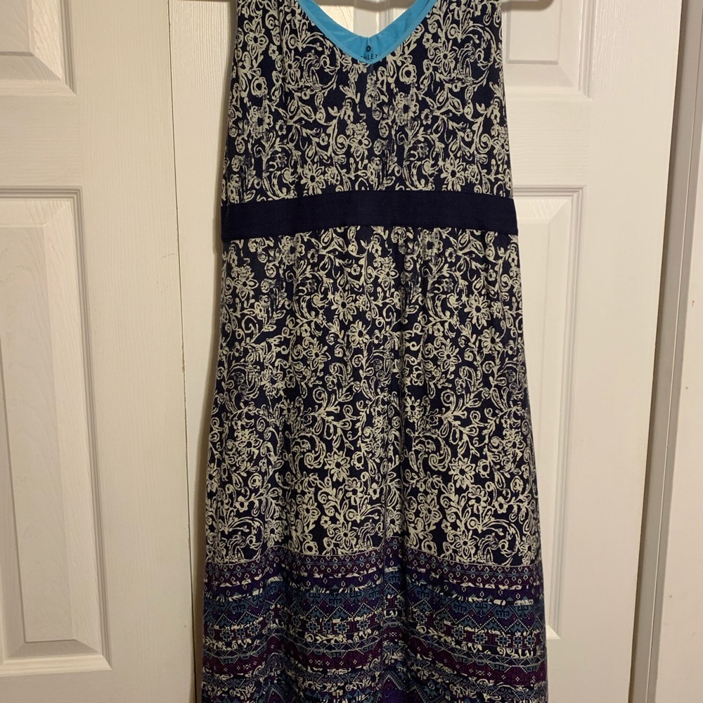 Athleta patterned dress with tie size medium